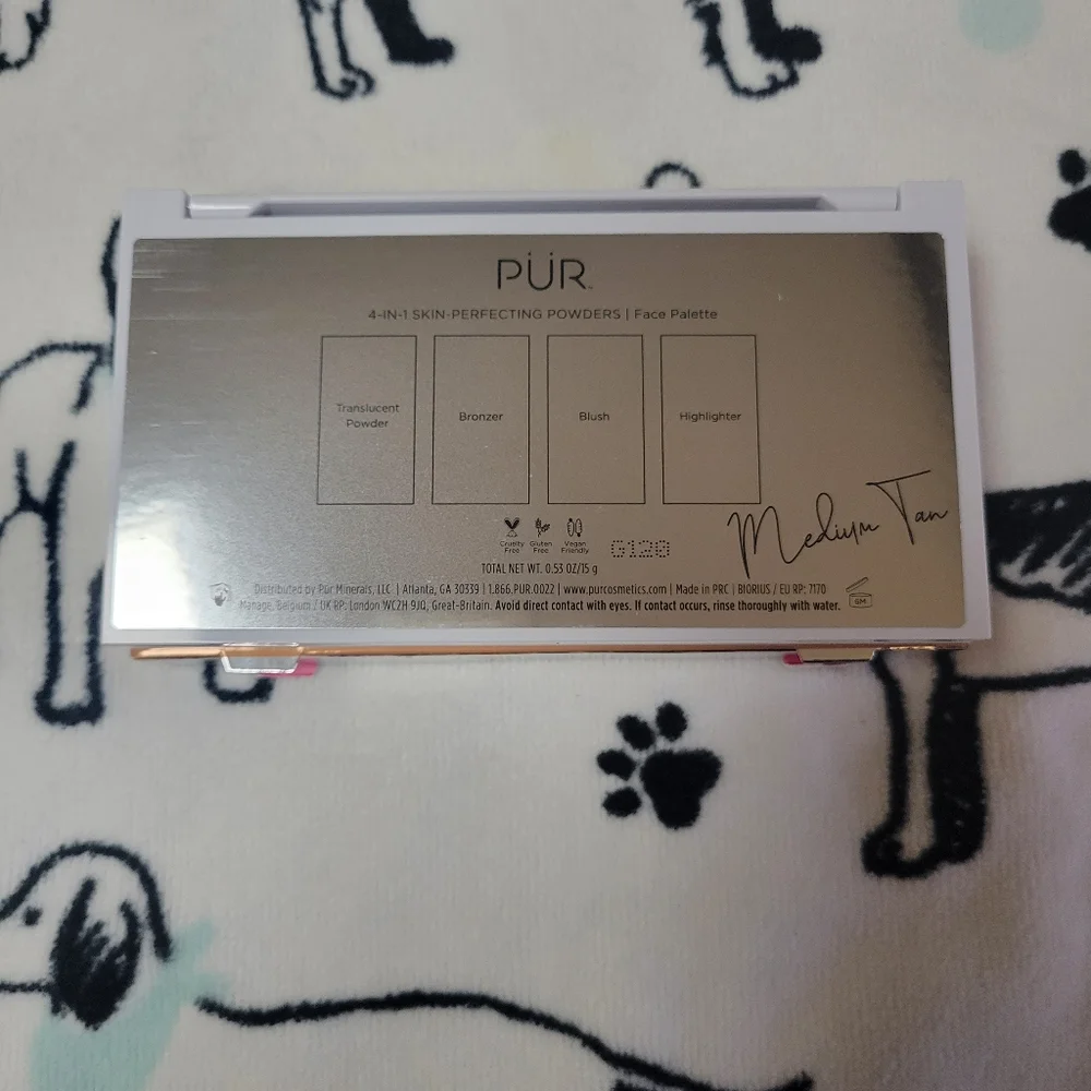 NIB Pür 4-in-1 Skin-Perfecting Powders Face Palette - Medium-Tan